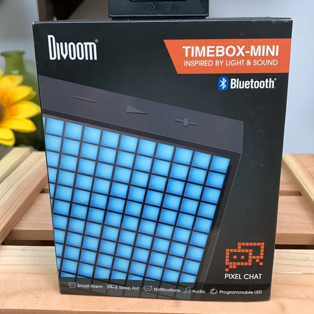 Divoom TimeBox-Mini Speaker - Picture 3 of 6